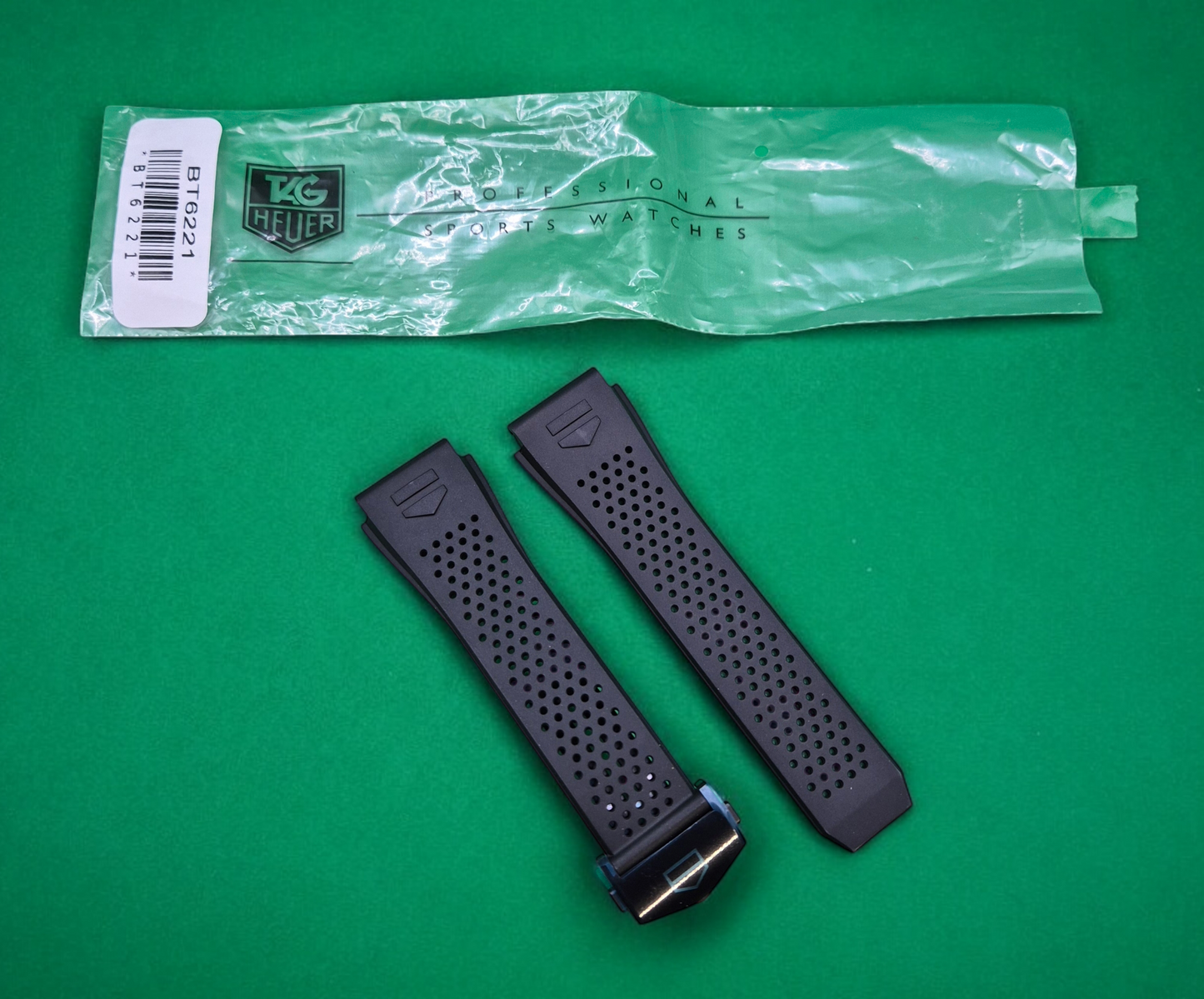 TAG Heuer Connected 22mm Rubber strap Black BT6221