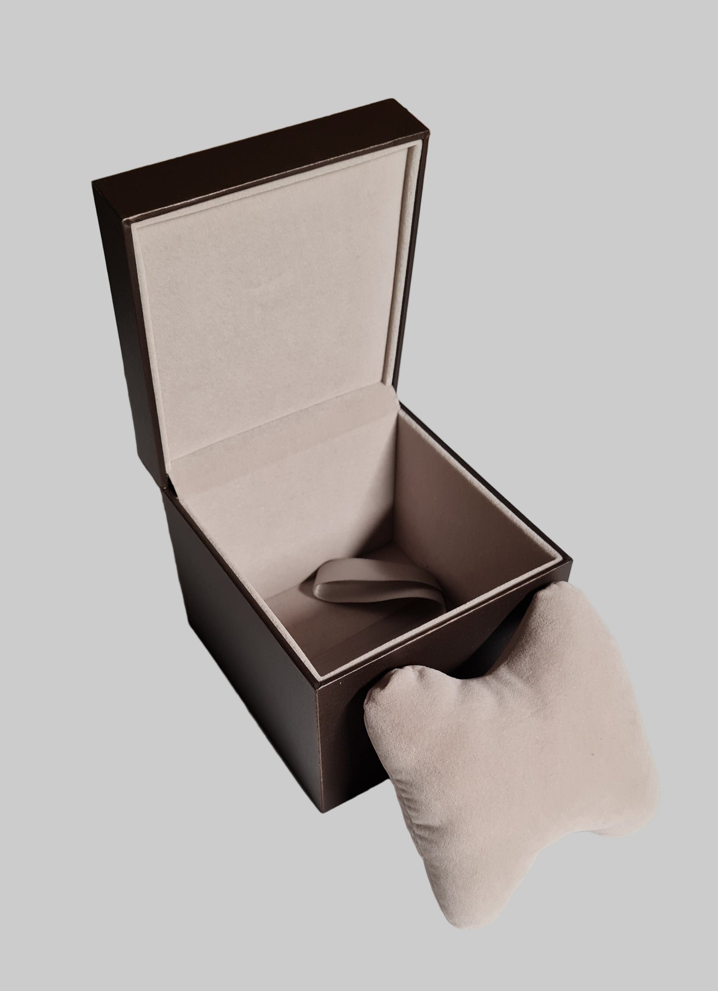 Gucci watch box 2010+ design