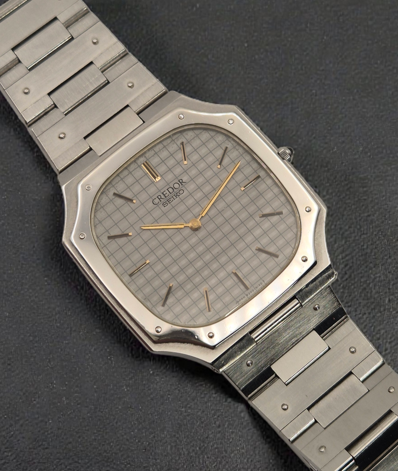 Credor 9300-5070 Ultra thin Quartz watch by Seiko Circa 1980s