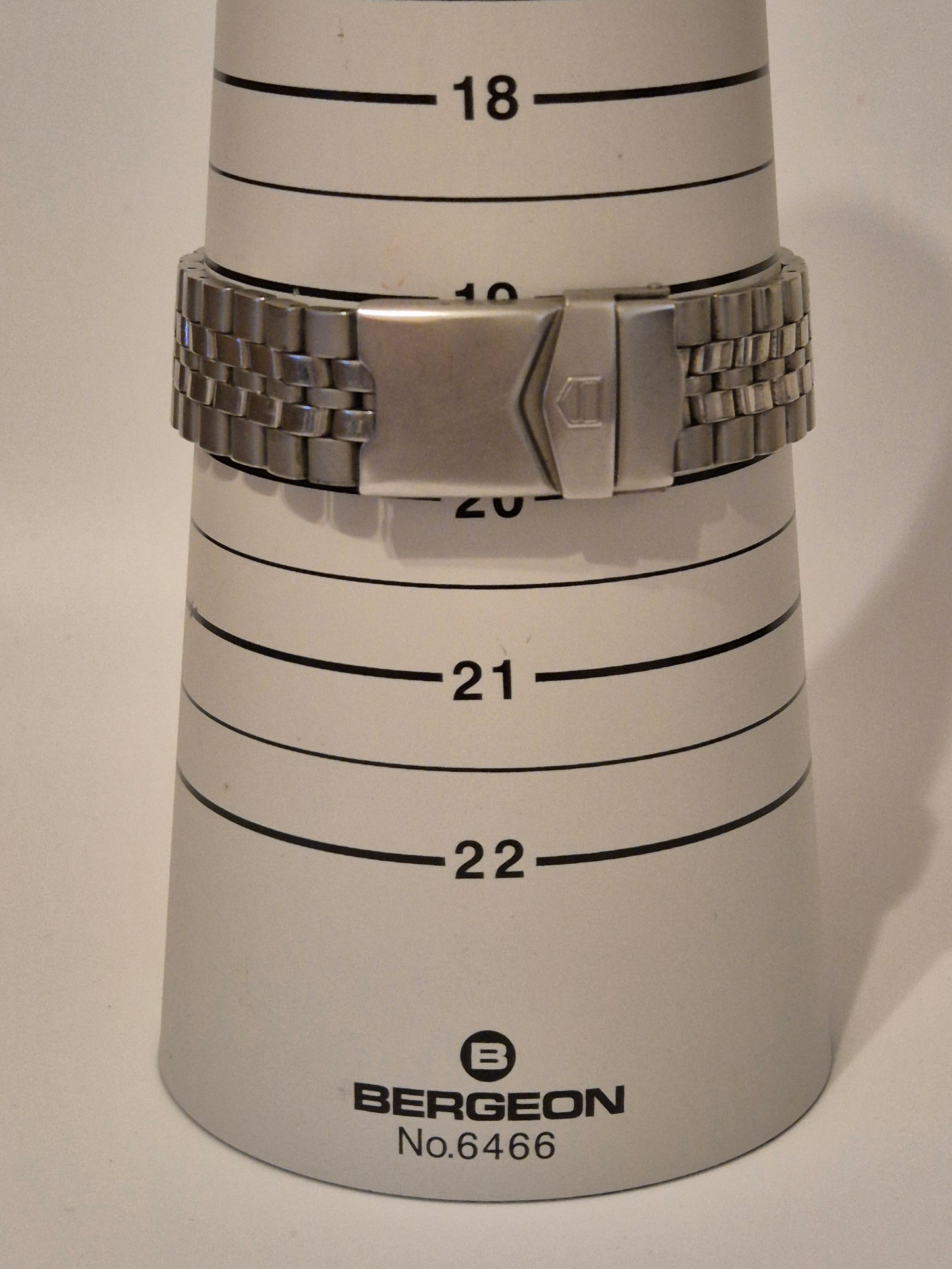 TAG Heuer WS1111 GMT 1500 Series Quartz Watch Box & Papers 1994