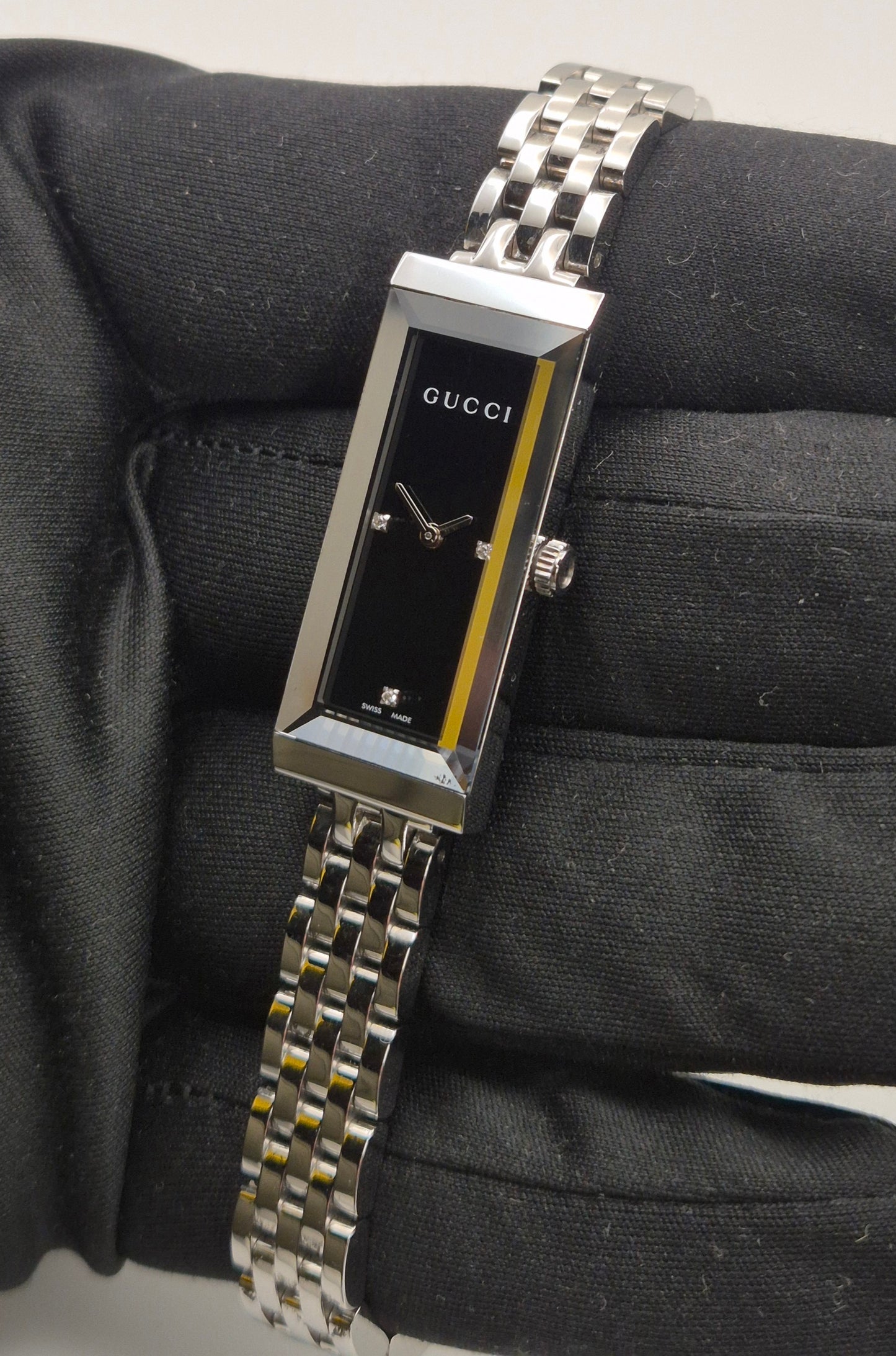 Gucci Ladies G-Frame YA127504 Quartz watch 14mm case Diamond dot dial