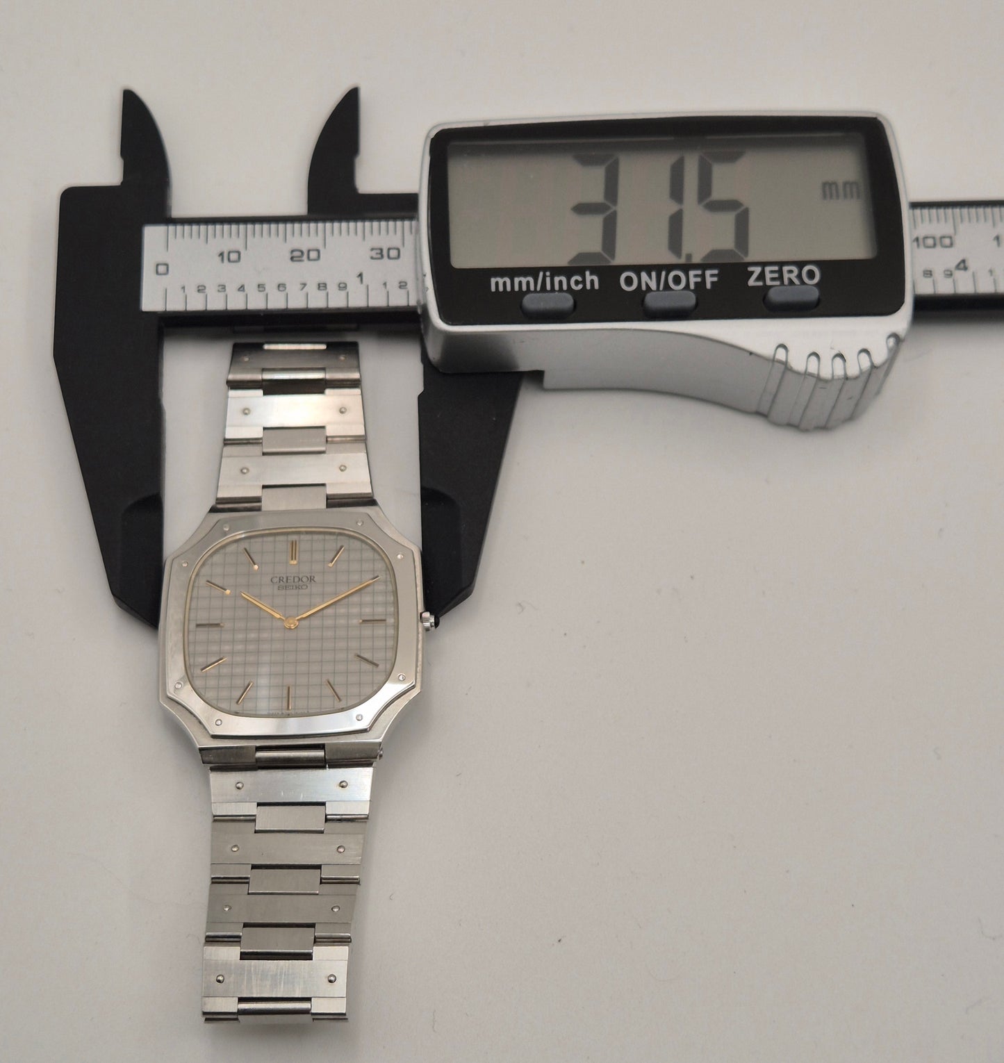 Credor 9300-5070 Ultra thin Quartz watch by Seiko Circa 1980s
