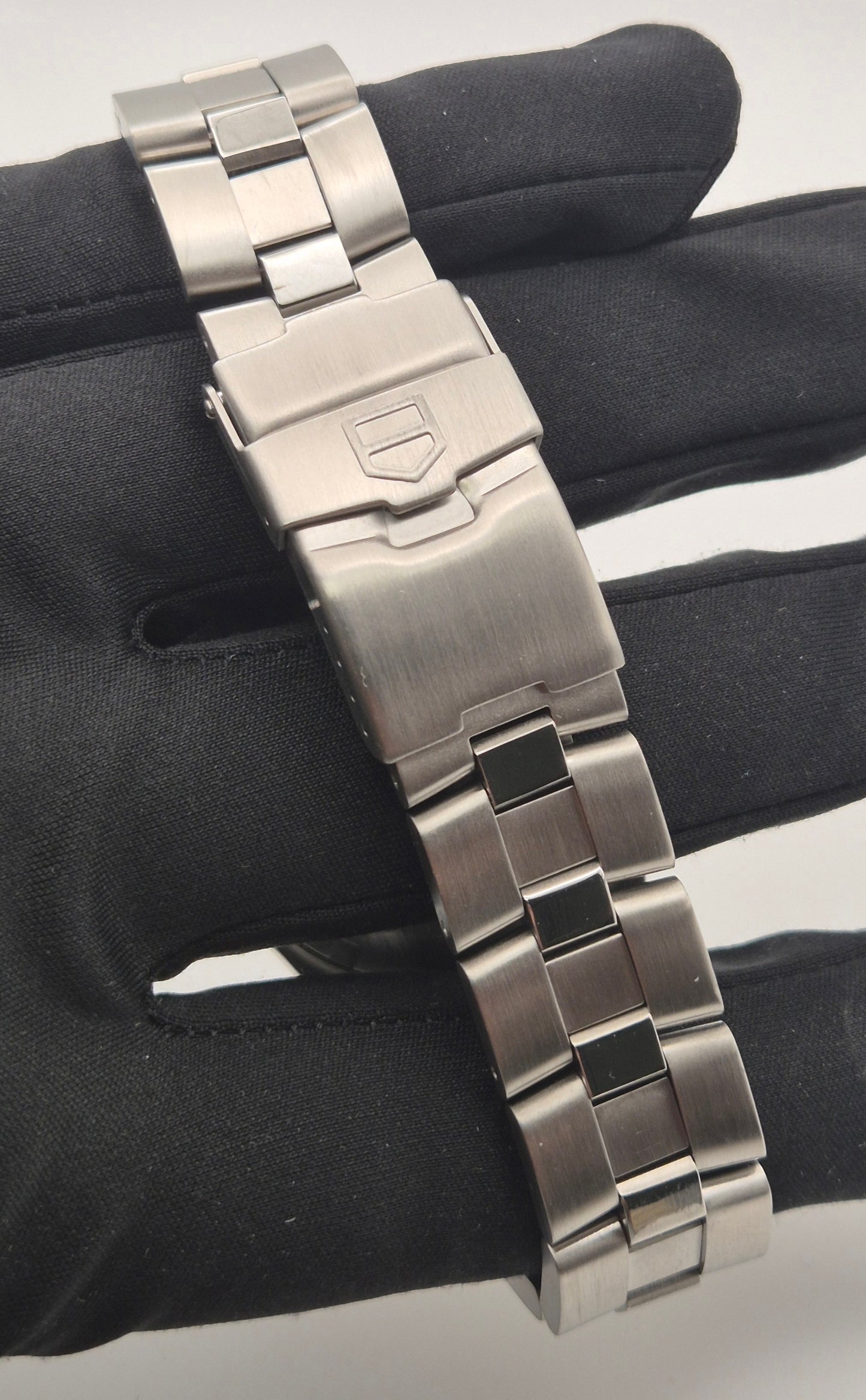 TAG Heuer CN1110 2000 Exclusive Chronograph 40mm Quartz watch Box & Papers