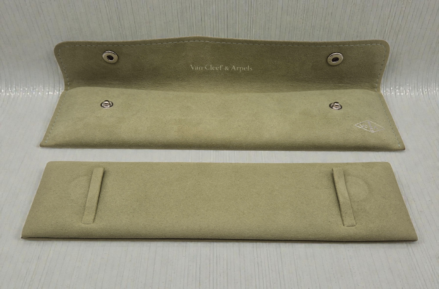 Van Cleef & Arpels Suede bracelet pouch / travel case