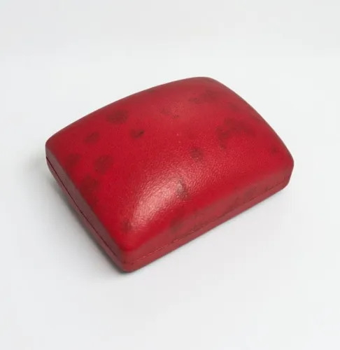 Vintage Smiths Clam style watch box red Circa 1950s - 1960s