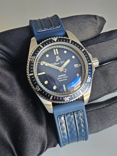 William Wood Valiant Automatic watch Blue dial & Rubber strap Box & Papers