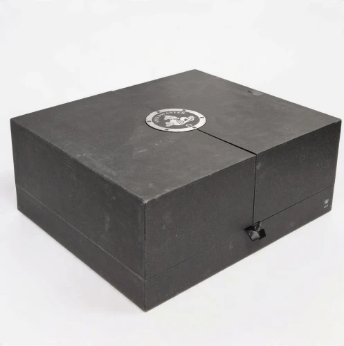 Omega Speedmaster box & accessories incl fabric straps & loupe 31130423001005