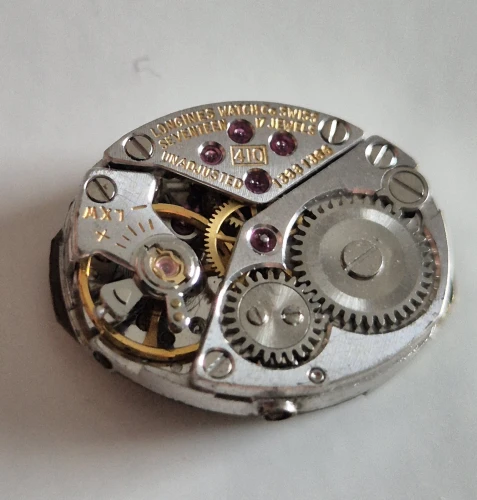 Longines 410 movement 17 Jewel manual wind with Oval shape dial & hands