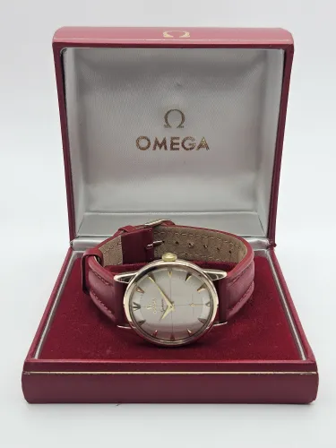 Omega Geneve 9ct gold 969 34mm Manual wind 33654 CAL 267 Circa 1960