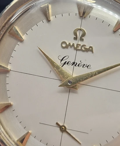 Omega Geneve 9ct gold 969 34mm Manual wind 33654 CAL 267 Circa 1960