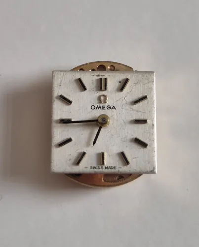 Omega 484 movement 17 Jewel manual wind with square dial & hands