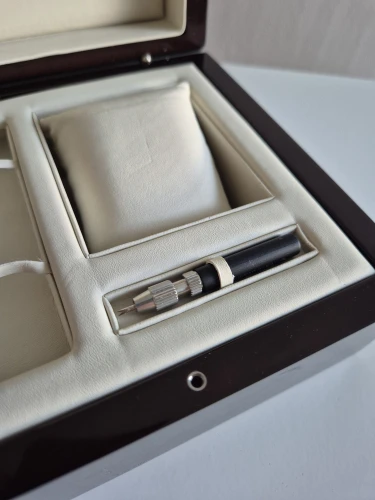 TAG Heuer Grand Carrera watch box Wood box with accessories