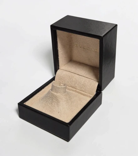 Bvlgari ring box black leather with c stand + outer box