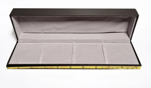 Gucci long flat box for watches / bracelets / jewellery with grey velvet pouch