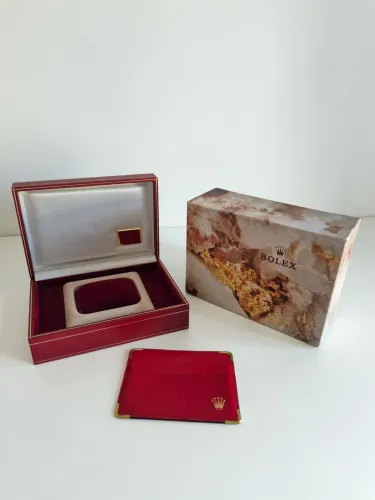 Vintage Rolex embroidered box 60.01.2 Red leather with outer box & wallet Circa 1980s for 69178