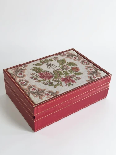 Vintage Rolex embroidered box 60.01.2 Red leather with outer box & wallet Circa 1980s for 69178