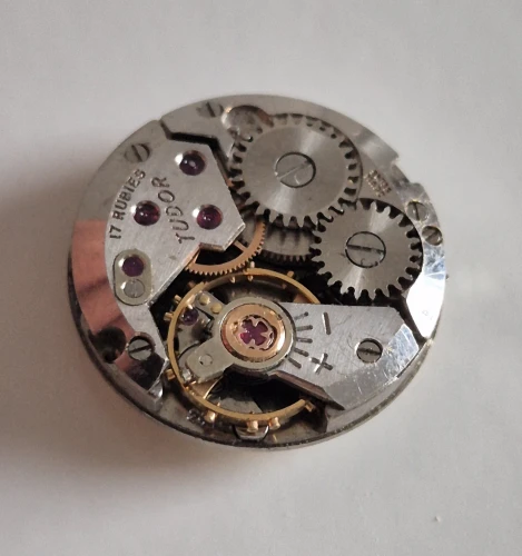 Tudor Royal 17 Rubies Manual wind movement with Silver tone dial & hands