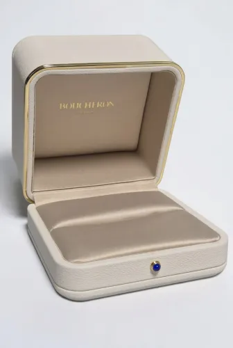 Boucheron ring box with outer box White leather with gold trim