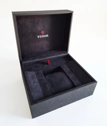Tudor watch box Modern style black shield with outer box 51433.02