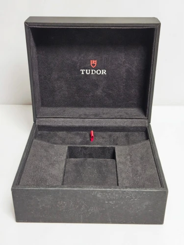 Tudor watch box 51438.64 Black watch box with strap compartment & outer box