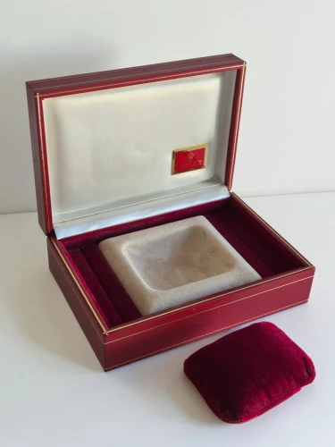 Vintage Rolex embroidered box 60.01.2 Red leather with outer box & wallet Circa 1980s for 69178