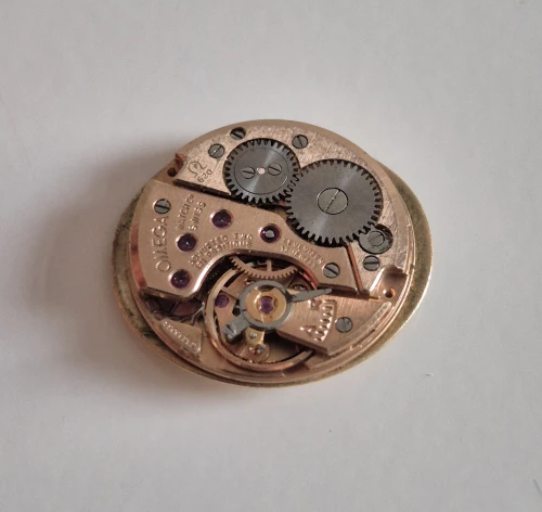 Omega 620 movement 17 Jewel manual wind with dial & hands