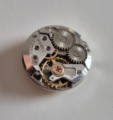Tudor Royal 17 Rubies Manual wind movement with dial & hands